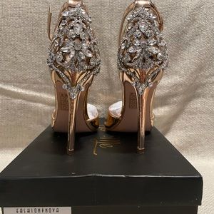 Fashion Nova rose gold sz 6 heels